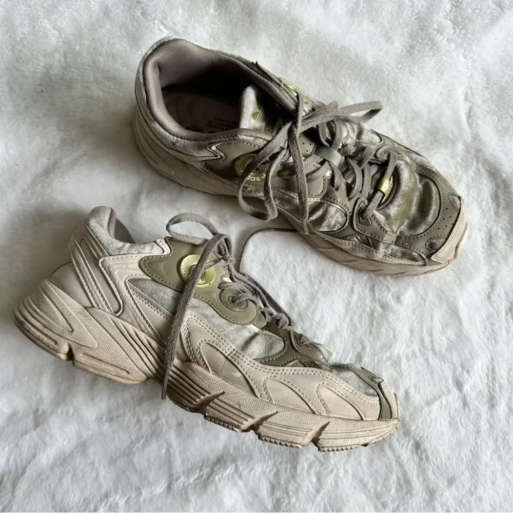 Adidas Astir Green Sneakers Women’s Size 9.5